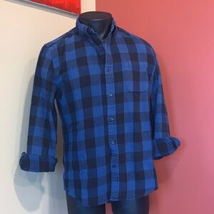 St John’s Bay Flanel Blue Black Plaid Button-Up Shirt -Men's Casual Shirt Size M